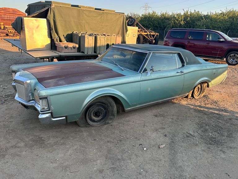 Lincoln Continental image