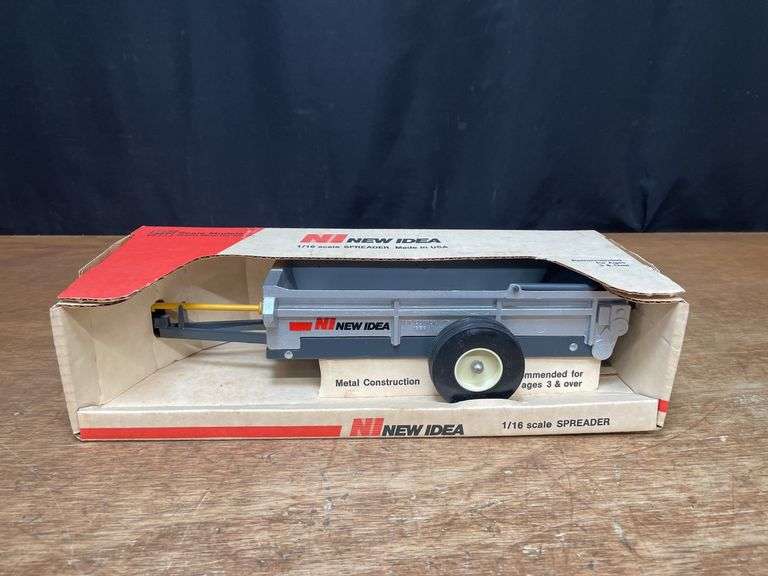 1/16 New Idea Spreader 1988 NIB SM image
