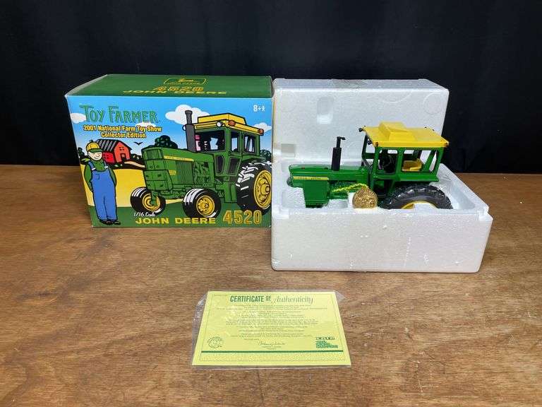 1/16 John Deere 4520 2001 NFTS NIB Ertl image