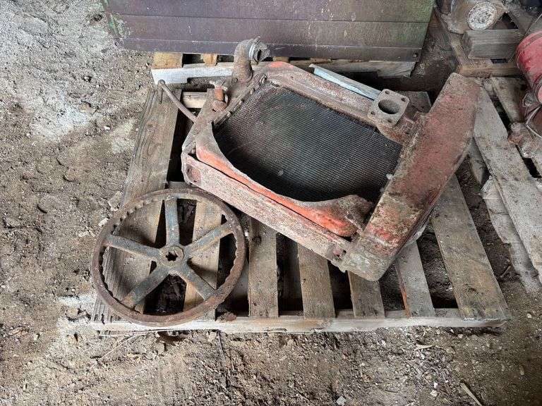 JI Case Radiator and Steering Wheel image