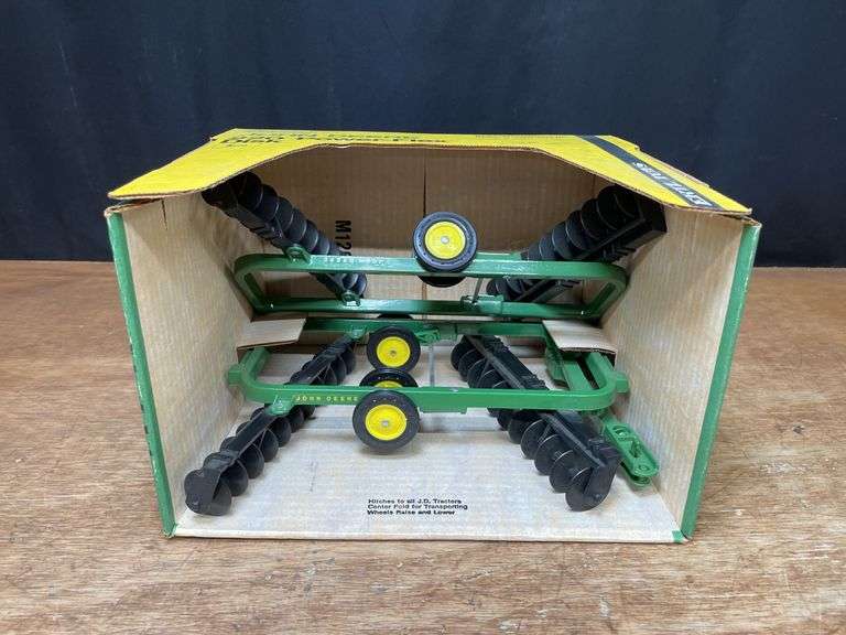 1/16 John Deere 220 Flex Disk NIB Ertl image