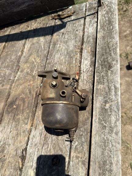 Case 10-20 Crossmotor Carburetor image