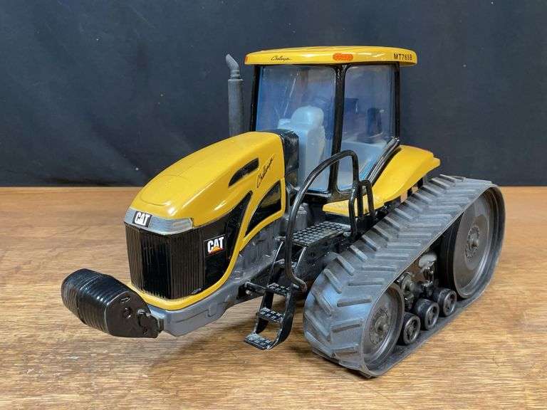 1/16 Caterpillar Challenger MT765B SM image