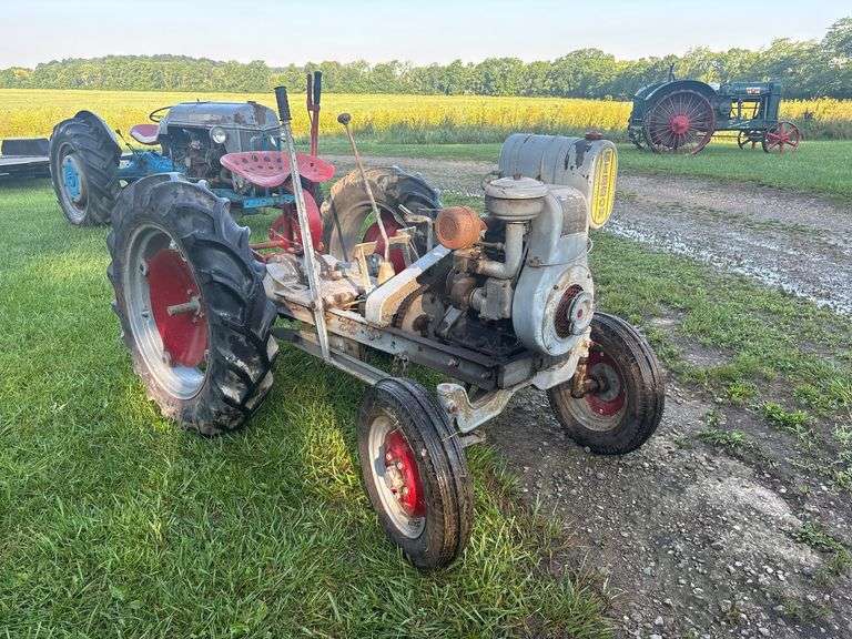 Gibson AEH Garden Tractor image
