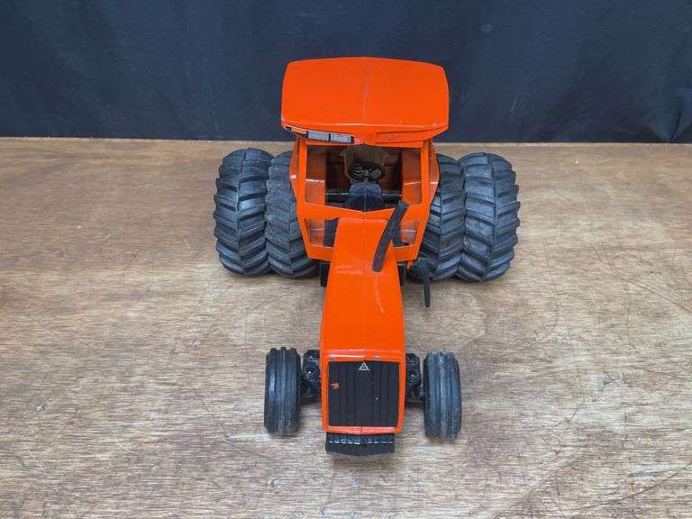 1/16 AC 8030 1982 Reno Ertl