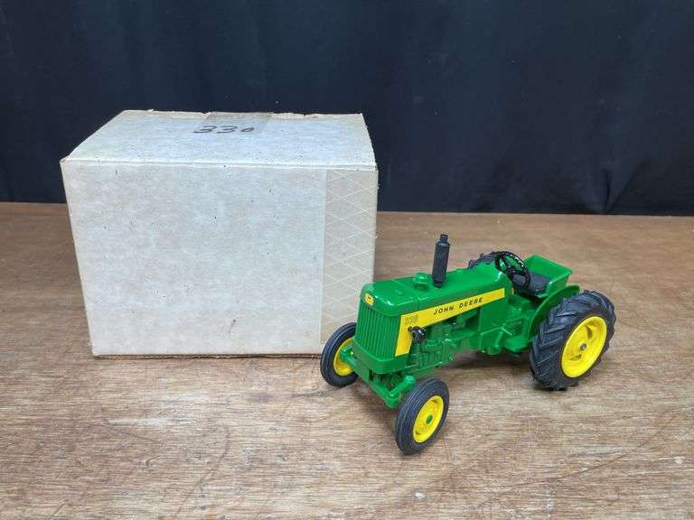 1/16 John Deere 330 NIB E-Tee's image