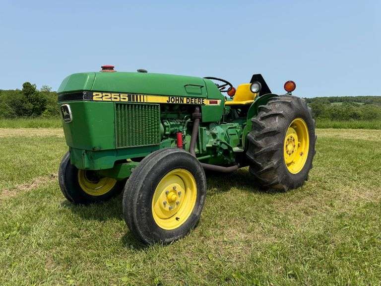 John Deere 2255 image