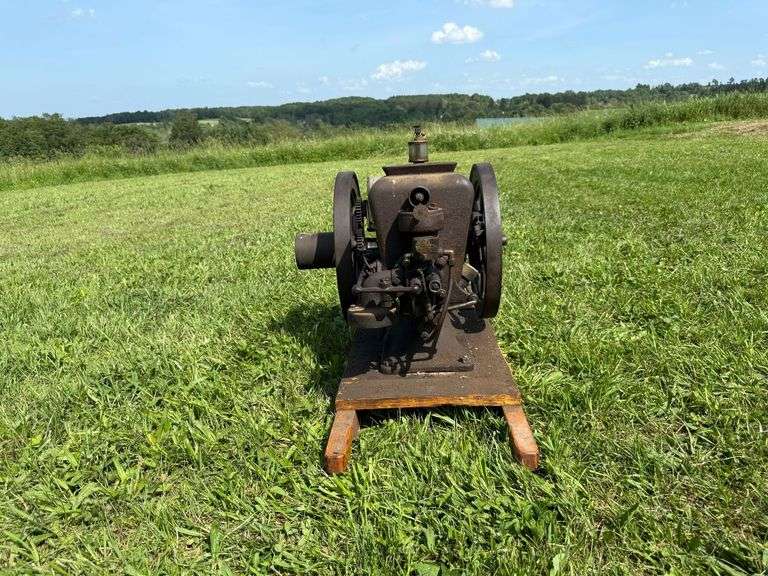 Nice original IH Mogul 1.5hp
