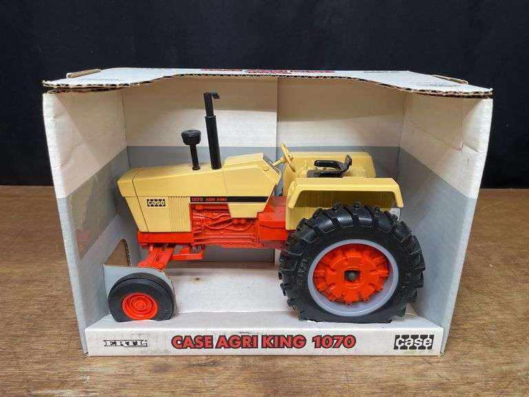 1/16 Case 1070 NIB Ertl image
