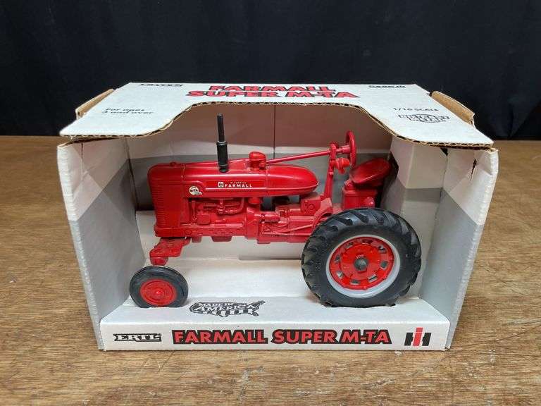 1/16 Farmall Super M-TA NIB Ertl image