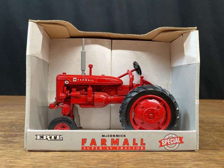 1/16 Farmall Super AV Special Edition NIB Ertl image