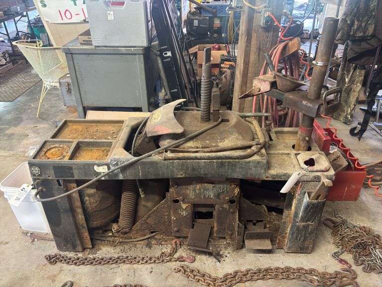 Tire changer (?)
