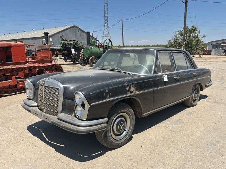 Mercedes 250SE image