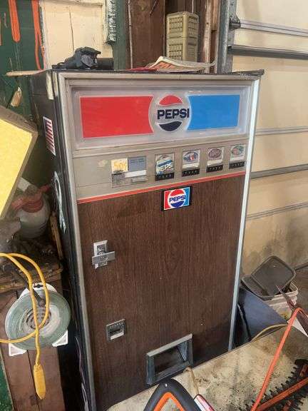 Pepsi Can Soda Machine