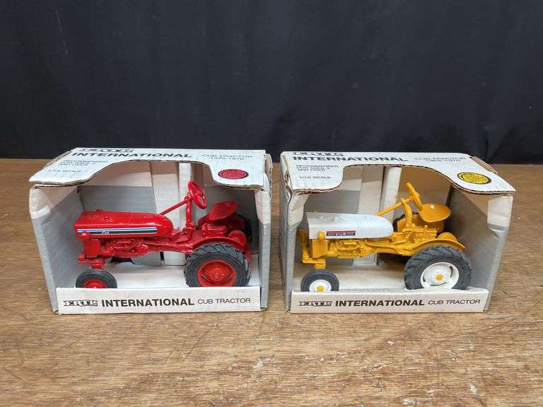(2) 1/16 IH Cub NIB Ertl image