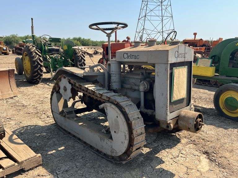 Cletrac F Crawler image