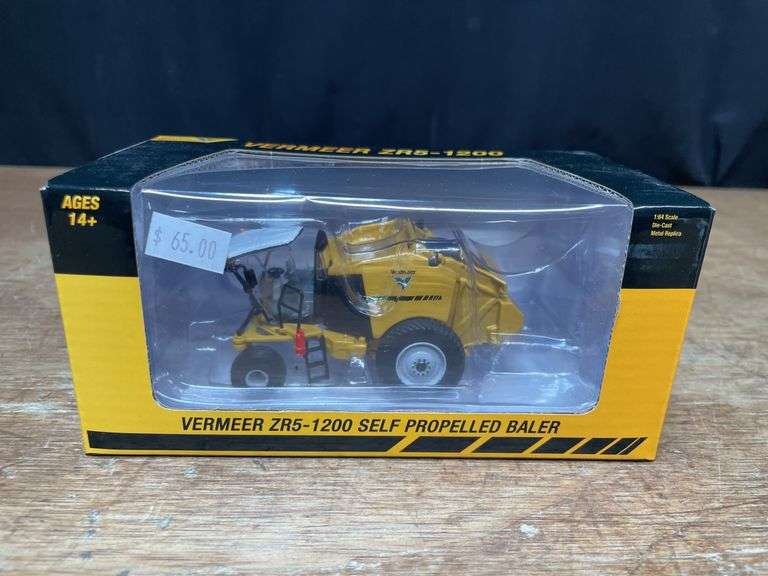 1/64 Vermeer ZR5-1200 Baler NIB SC image
