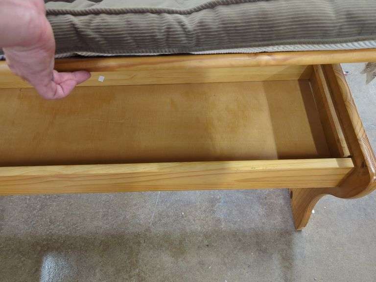Corner Bench - L Shape