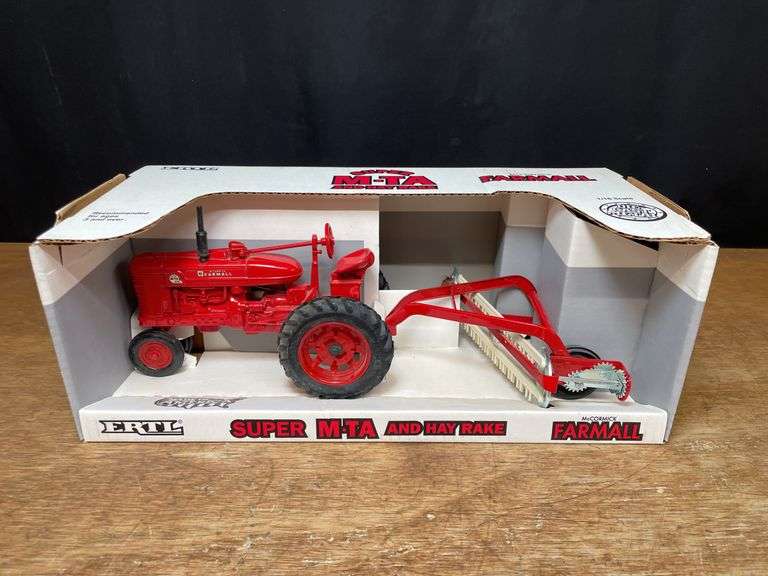 1/16 Farmall Super M-TA + Rake Set NIB Ertl image