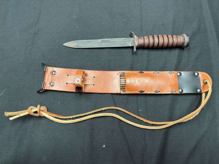 Reproduction US Camillus Blade Marked M3 Bayonet w/Reproduction M6 Scabbard image