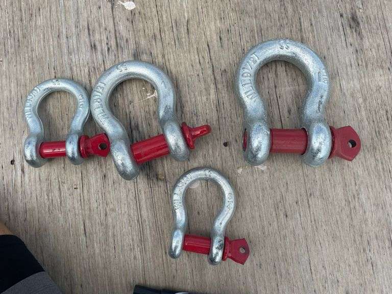 (4) Pins and Clevis image