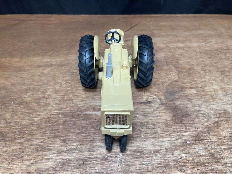 1/16 Cockshutt 570 1987 NFTM Ertl