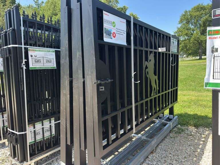 7ft (H)x 20ft (L) Metal Farm Driveway Gate image