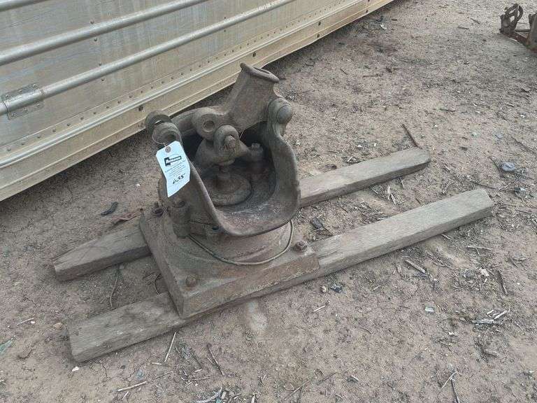 Manual Water Pump Jack image