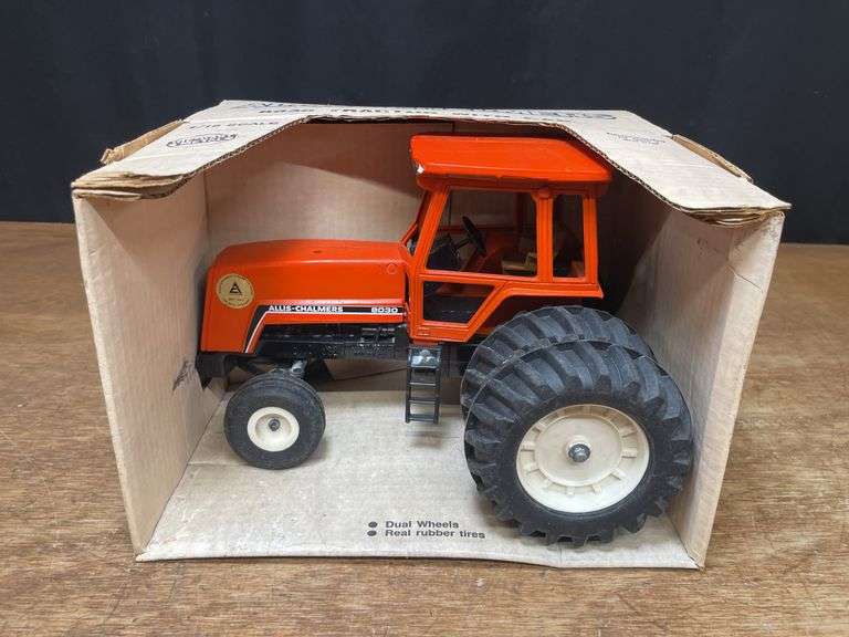 1/16 AC 8030 Reno NIB Ertl image