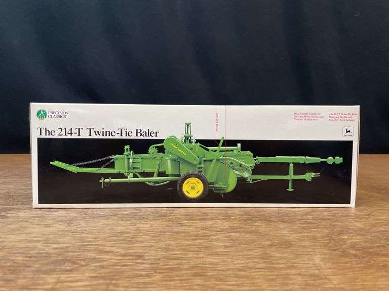 1/16 John Deere 214-T Baler Precision NIB Ertl image