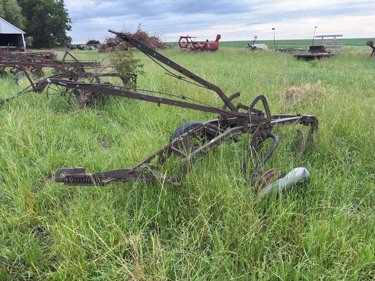 John Deere 2 Bottom 14” Pull Type Plow image