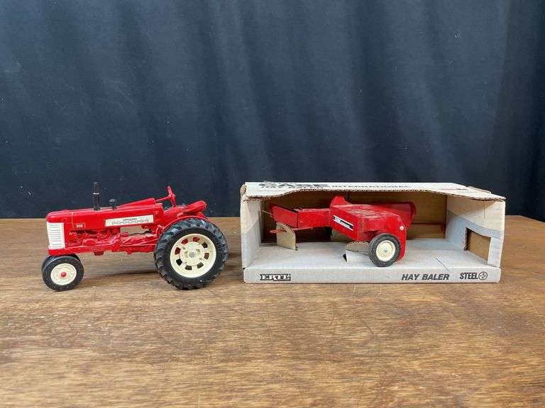 (2) 1/16 Farmall 350 + Case-IH Baler Ertl image