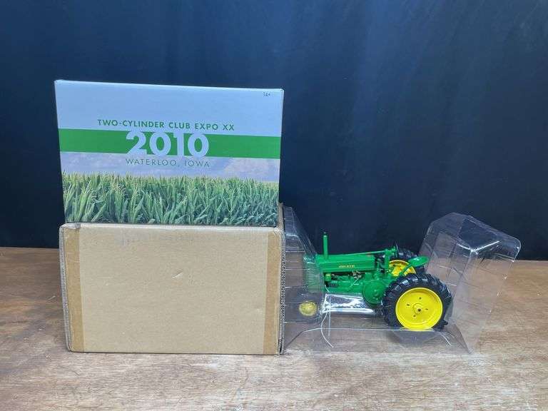 1/16 John Deere GM 2010 2 Cylinder NIB Ertl image