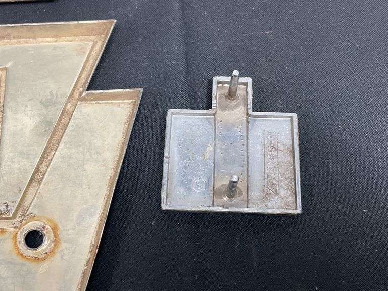 (5) IH Badges