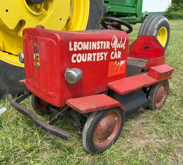 New London Electric Caterpillar on Wheels image