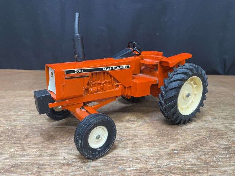 1/16 AC 200 Ertl image