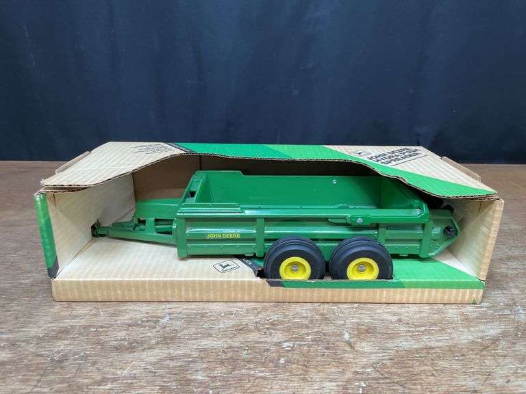 1/16 John Deere Spreader NIB Ertl image