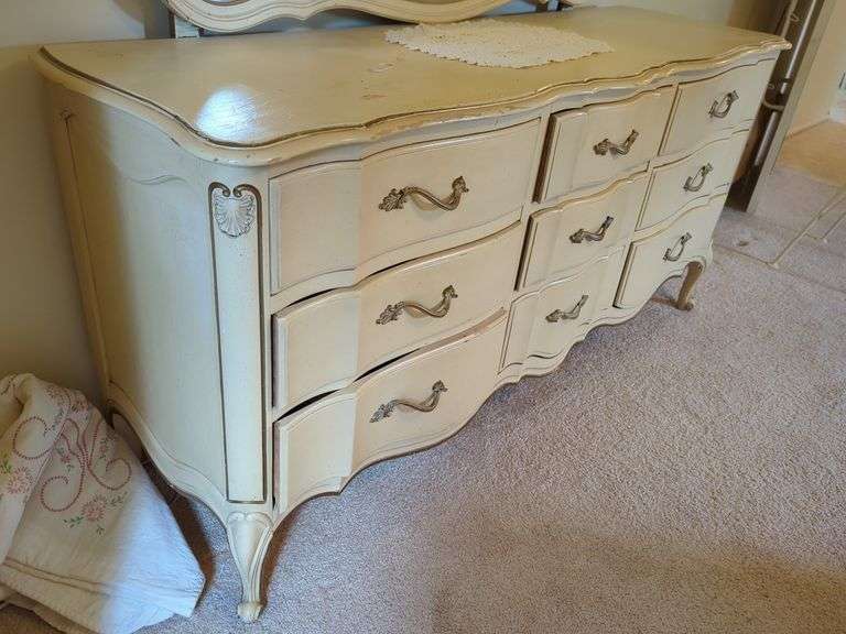 9 Drawer Dresser Vanity