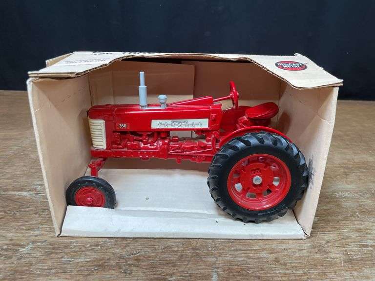1/16 Farmall 350 NIB Ertl image