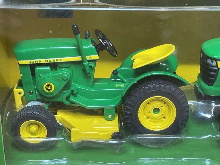 1/16 John Deere 110 + X320 L&G Set Collector NIB Ertl