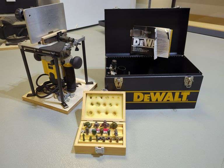 DeWalt DW621 - Plunge 2 HP Router image