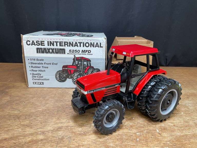 1/16 Case-IH Maxxum 5250 Collector NIB Ertl image