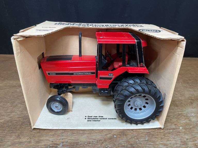 1/16 IH 5288 NIB Ertl image