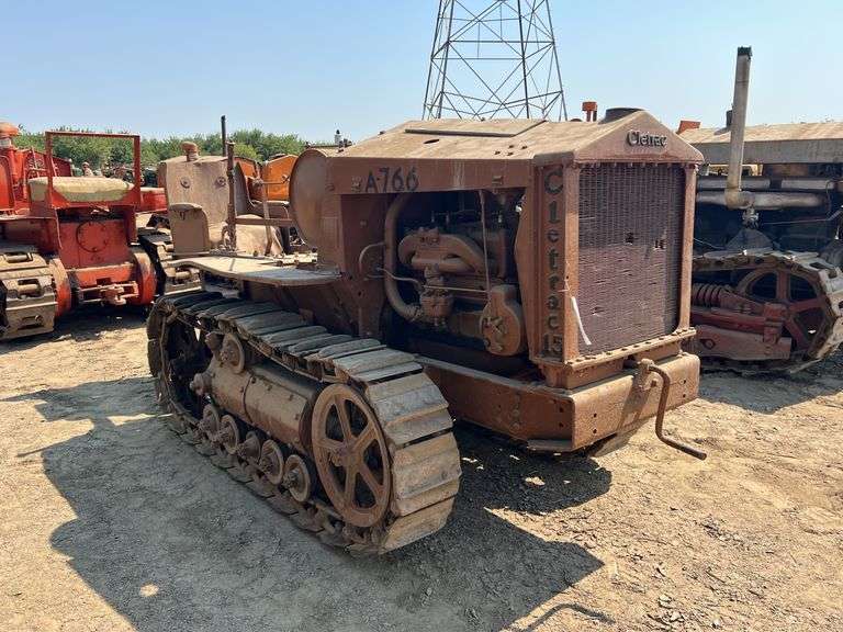Cletrac 15 Crawler image