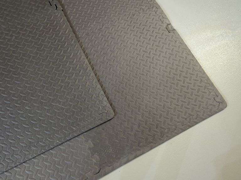 (18) 24" x 24" Workout Mats