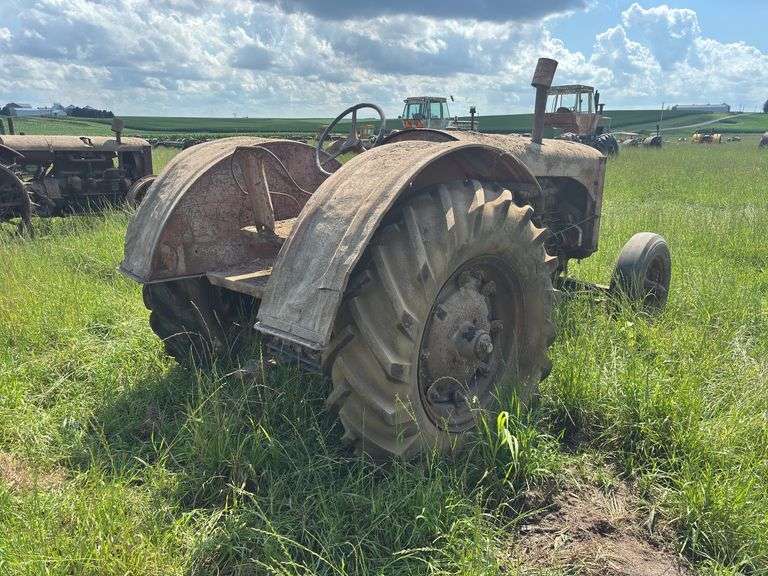 Allis Chalmers U image