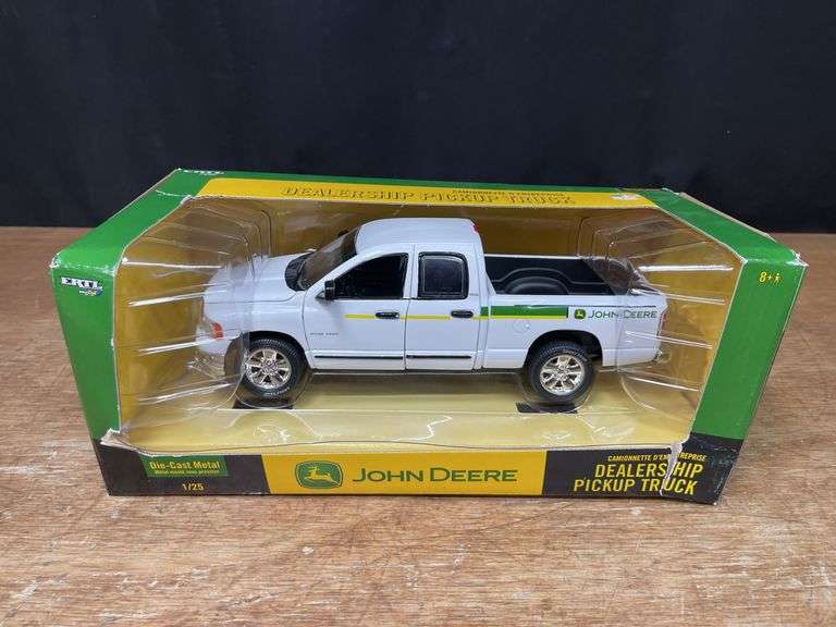 1/25 John Deere Pickup NIB Ertl image