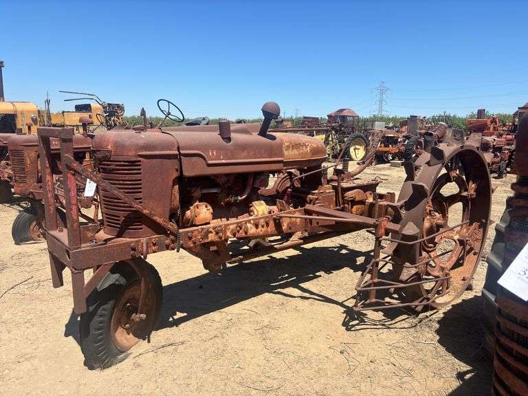 Farmall H Parts Tractor image