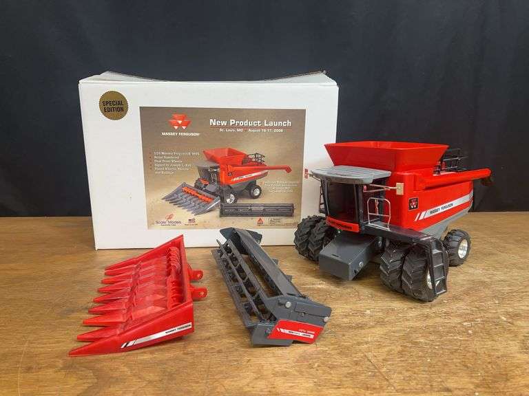 1/24 MF 9895 Combine 2006 Product Launch NIB SM image