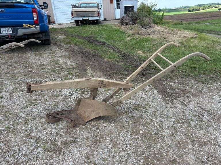 Oliver 10” Walking Plow image